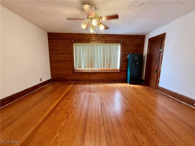 813 16th, Vienna, WV 26105