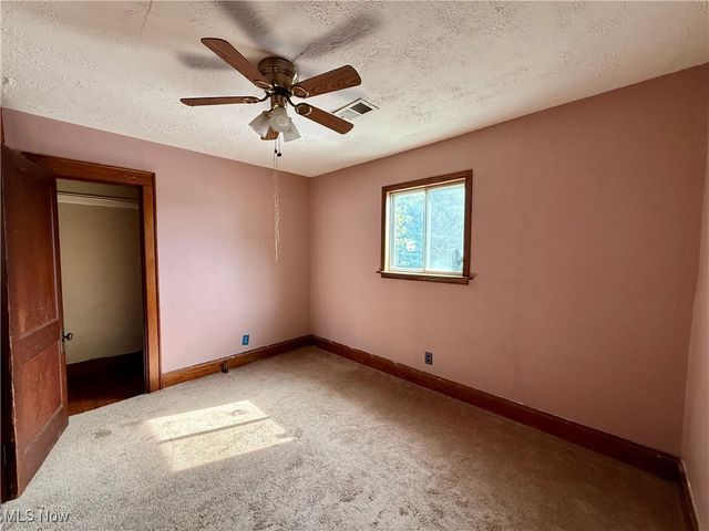 813 16th, Vienna, WV 26105