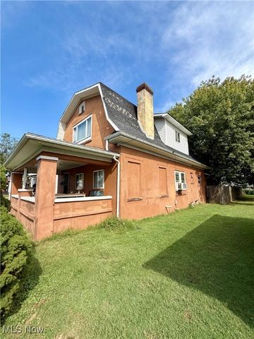 813 16th, Vienna, WV 26105