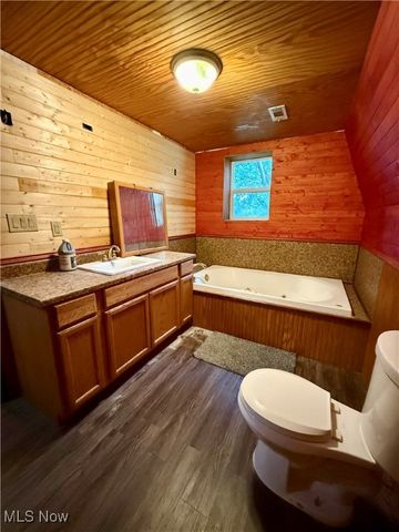 813 16th, Vienna, WV 26105