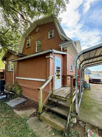 813 16th, Vienna, WV 26105