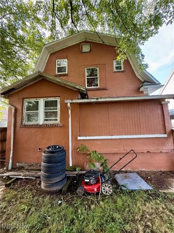 813 16th, Vienna, WV 26105