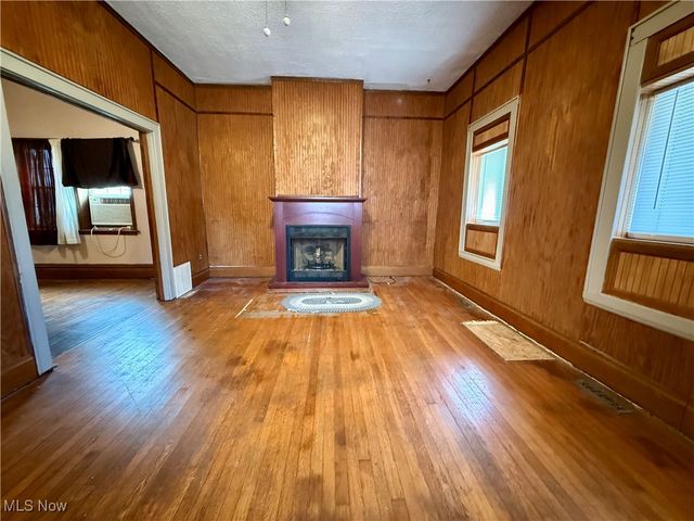 813 16th, Vienna, WV 26105