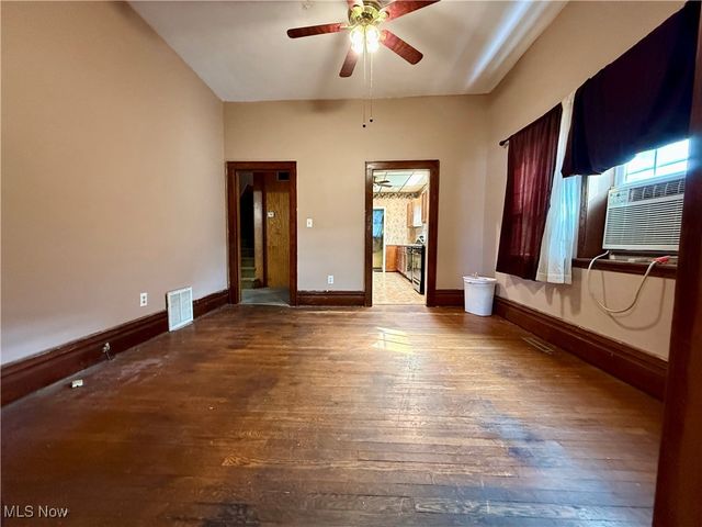 813 16th, Vienna, WV 26105