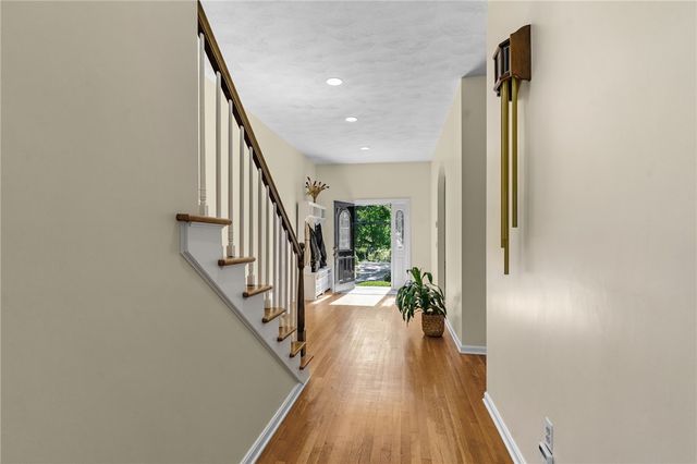 80 Howland Road, East Greenwich, RI 02818