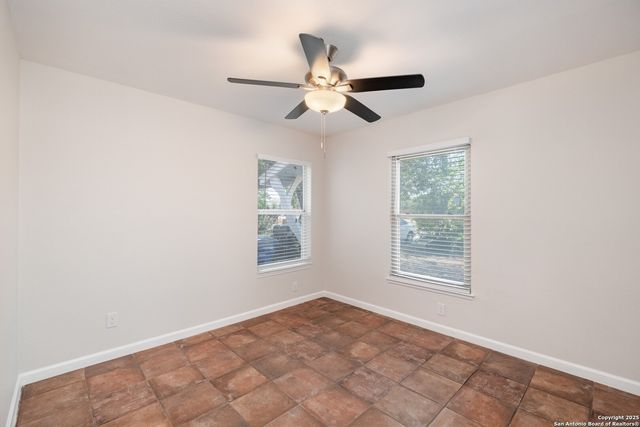 5523 Middlefield Dr, San Antonio, TX 78242