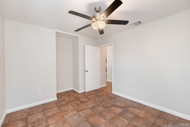 5523 Middlefield Dr, San Antonio, TX 78242
