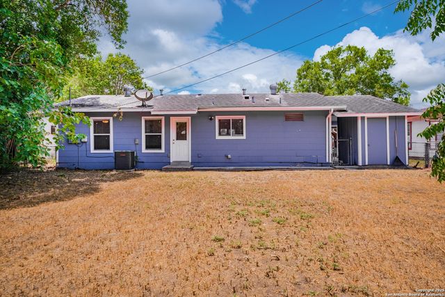 5523 Middlefield Dr, San Antonio, TX 78242