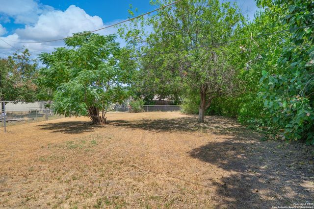5523 Middlefield Dr, San Antonio, TX 78242