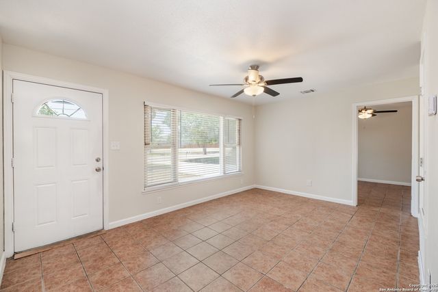 5523 Middlefield Dr, San Antonio, TX 78242