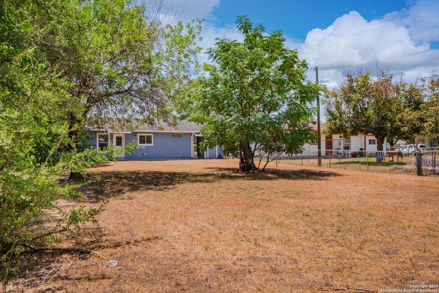 5523 Middlefield Dr, San Antonio, TX 78242