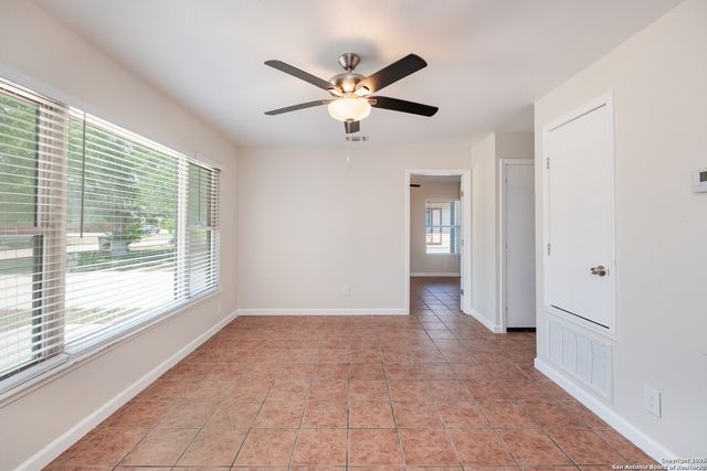 5523 Middlefield Dr, San Antonio, TX 78242