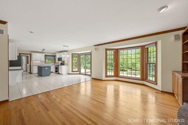 1063 Willow Creek Road, West Chicago, IL 60185