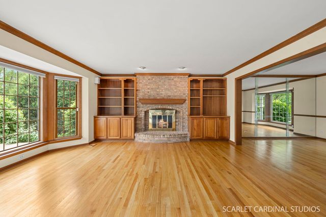 1063 Willow Creek Road, West Chicago, IL 60185