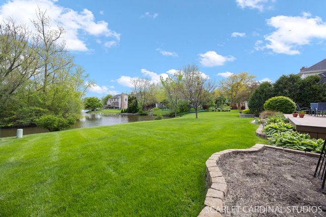 1063 Willow Creek Road, West Chicago, IL 60185