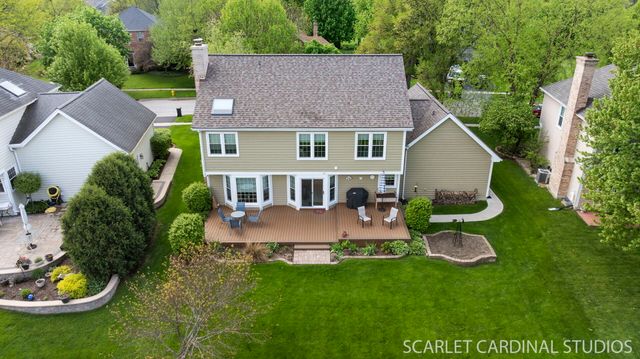 1063 Willow Creek Road, West Chicago, IL 60185
