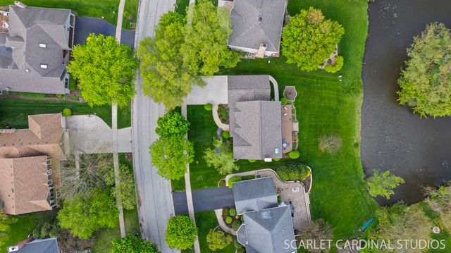 1063 Willow Creek Road, West Chicago, IL 60185