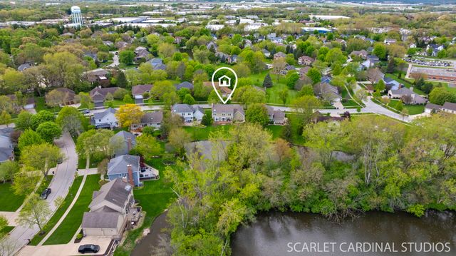 1063 Willow Creek Road, West Chicago, IL 60185
