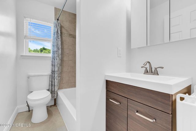 300 Greenwood Loop Road 300, Brick, NJ 08724