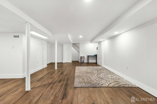 23 Longfield Road, New Brunswick, NJ 08901