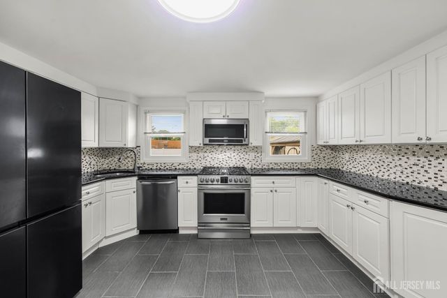 23 Longfield Road, New Brunswick, NJ 08901