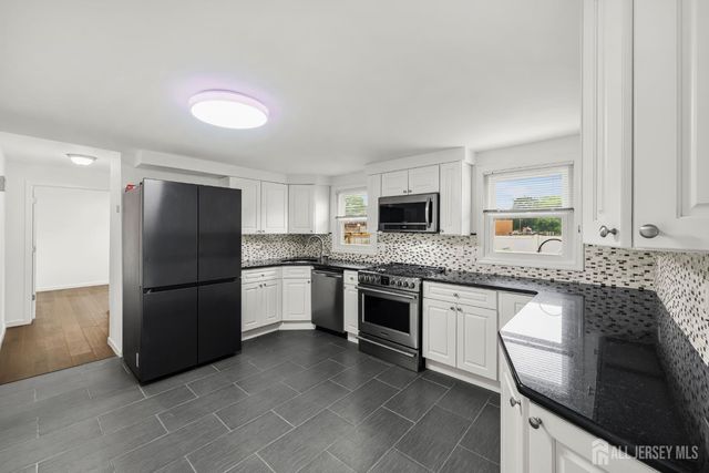 23 Longfield Road, New Brunswick, NJ 08901
