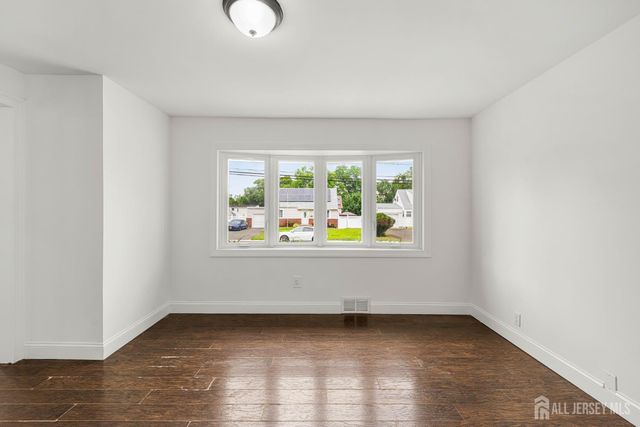 23 Longfield Road, New Brunswick, NJ 08901