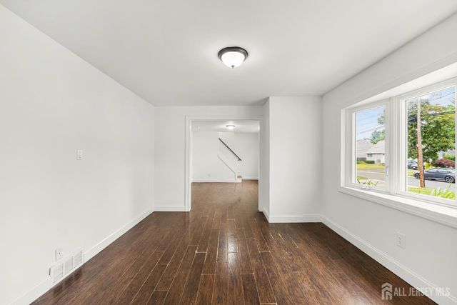 23 Longfield Road, New Brunswick, NJ 08901