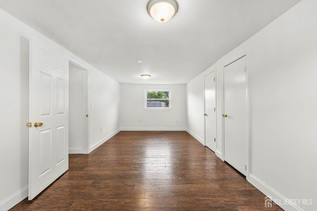 23 Longfield Road, New Brunswick, NJ 08901