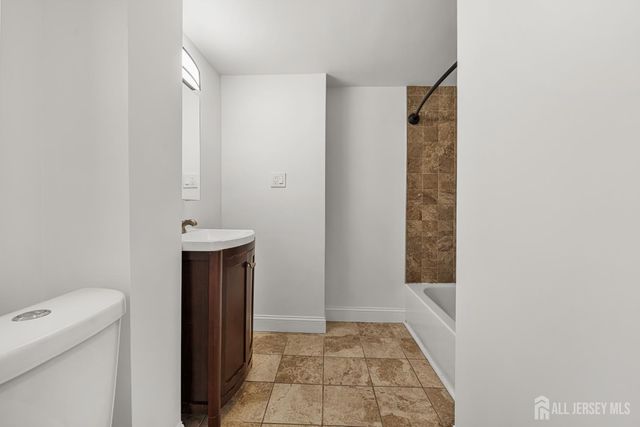 23 Longfield Road, New Brunswick, NJ 08901