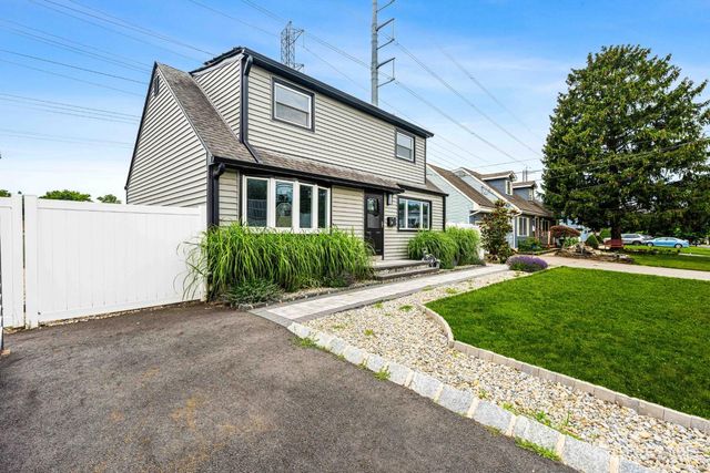 23 Longfield Road, New Brunswick, NJ 08901