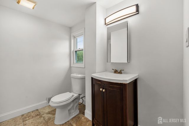 23 Longfield Road, New Brunswick, NJ 08901