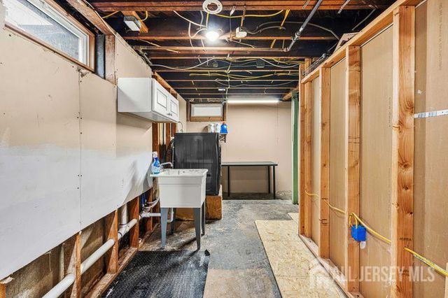 23 Longfield Road, New Brunswick, NJ 08901