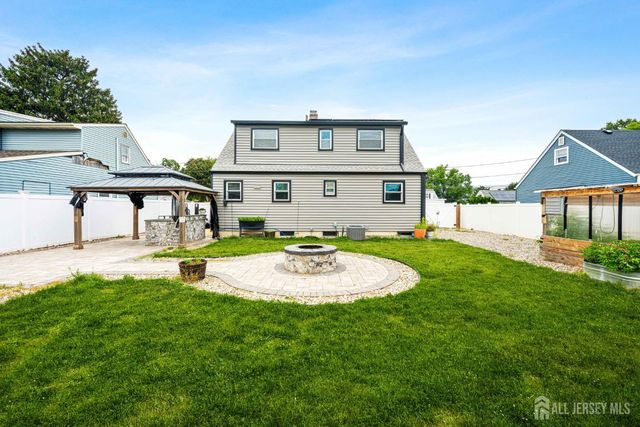 23 Longfield Road, New Brunswick, NJ 08901