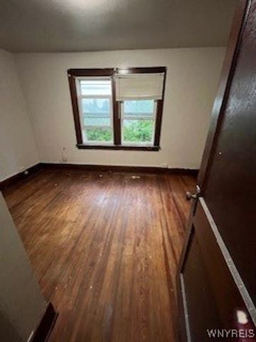 2225 South Avenue, Niagara Falls, NY 14305