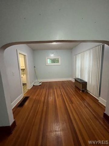 2225 South Avenue, Niagara Falls, NY 14305