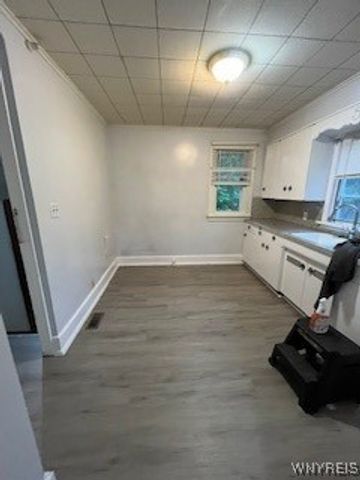 2225 South Avenue, Niagara Falls, NY 14305