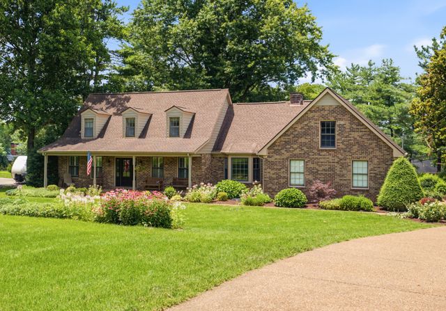 1207 Arrowhead Drive, Brentwood, TN 37027