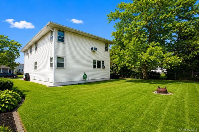 26 Lancaster Road Upper, Island Park, NY 11558