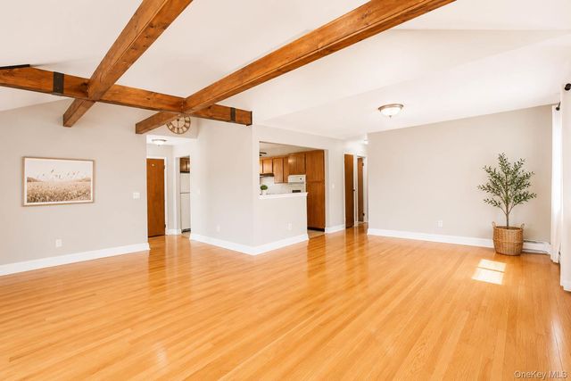 26 Lancaster Road Upper, Island Park, NY 11558