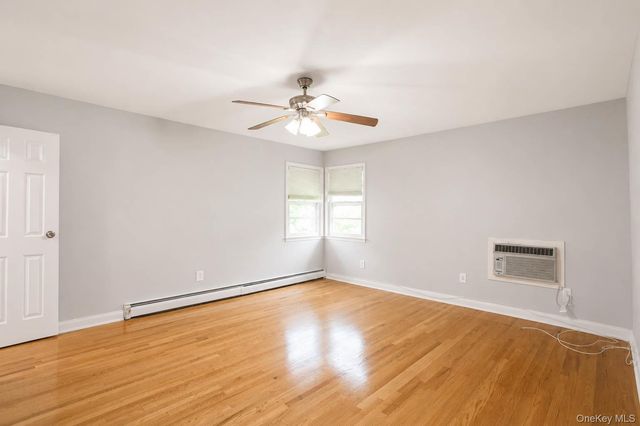 26 Lancaster Road Upper, Island Park, NY 11558