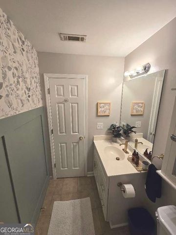 217 Parkridge Drive, Woodstock, GA 30189