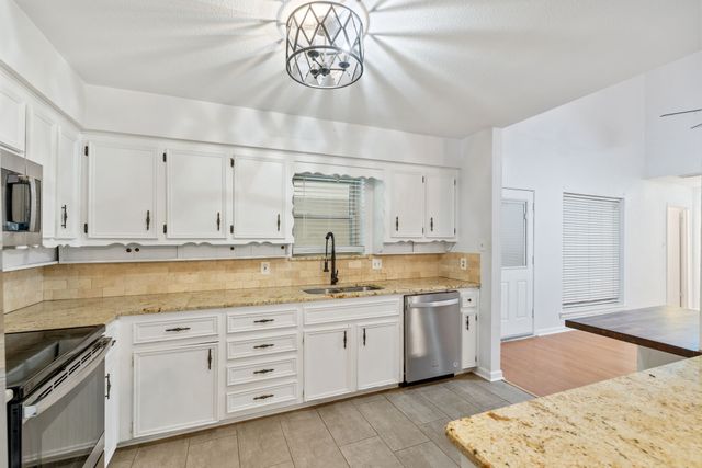 6736 Starnes Road, North Richland Hills, TX 76182