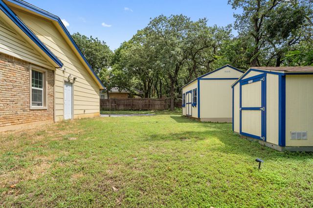 6736 Starnes Road, North Richland Hills, TX 76182