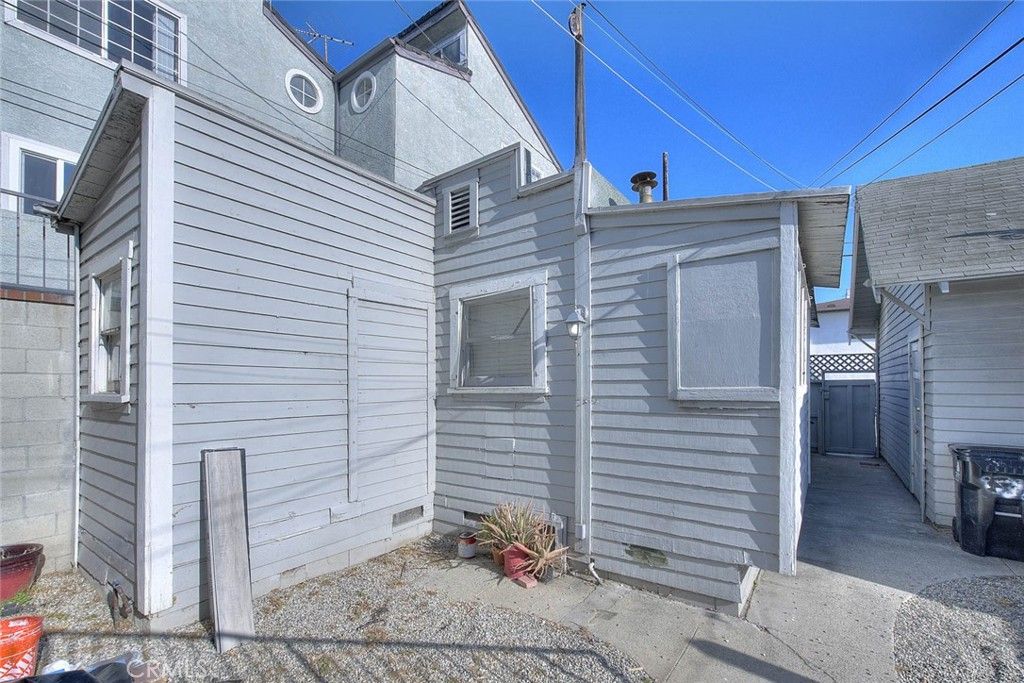Image 10 of property listing at 629 W 8th W, San Pedro, CA 90731