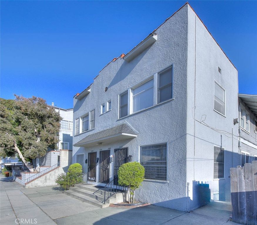 Image 4 of property listing at 629 W 8th W, San Pedro, CA 90731