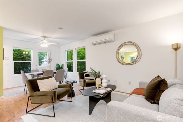 9907 223rd Place NE, Redmond, WA 98053