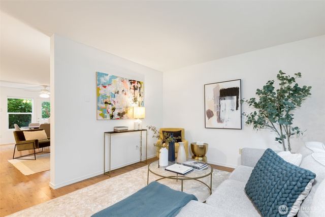 9907 223rd Place NE, Redmond, WA 98053