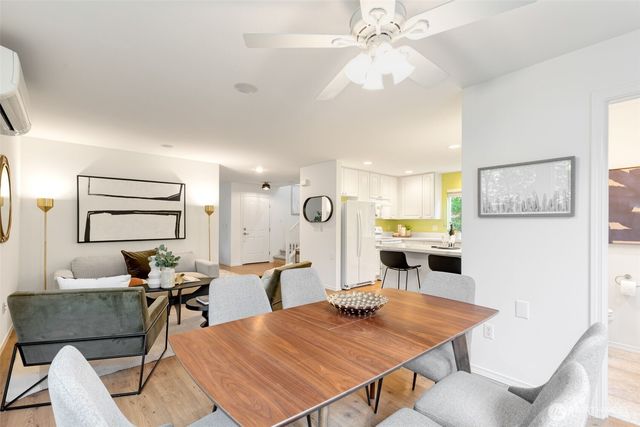 9907 223rd Place NE, Redmond, WA 98053