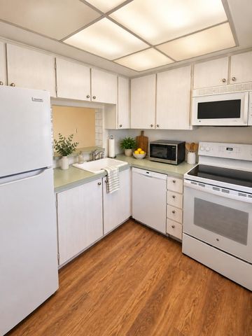 5580 TAMBERLANE Circle 334, Palm Beach Gardens, FL 33418